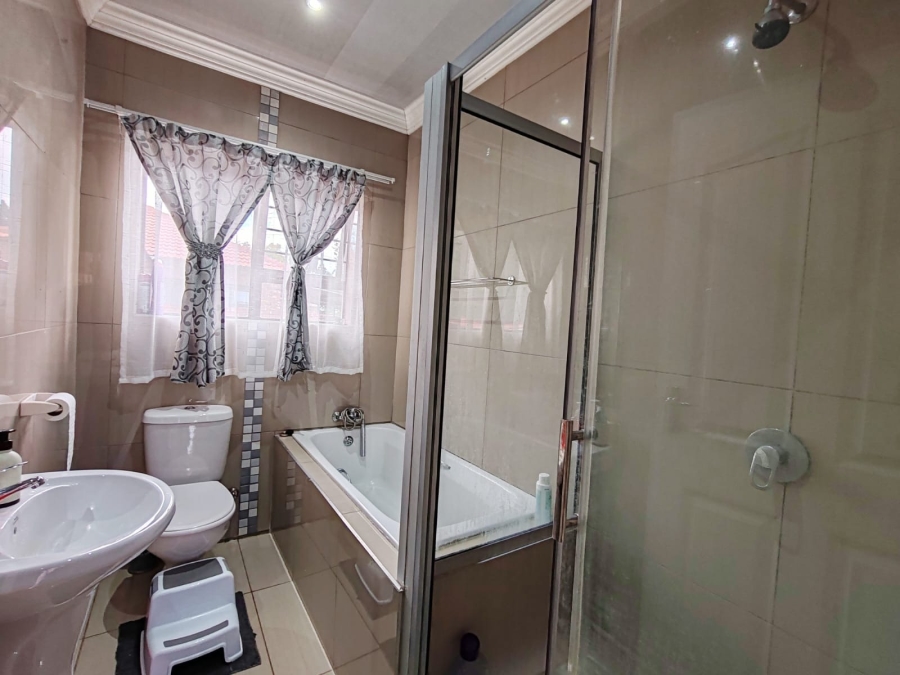 2 Bedroom Property for Sale in Miederpark North West